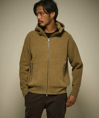 サンドベージュ　model：186㎝　着用サイズ：L