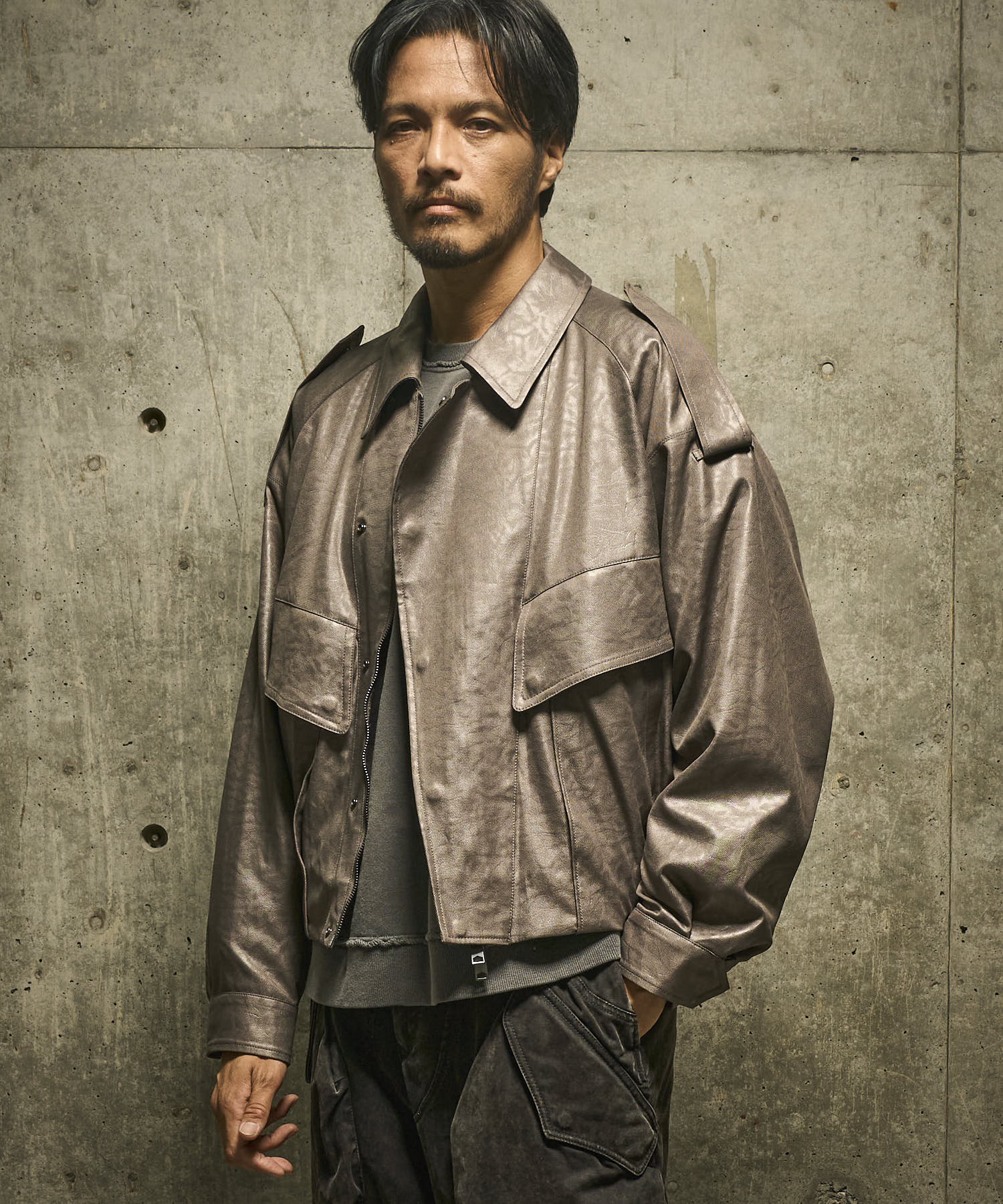 グレー　model：186㎝　着用サイズ：L