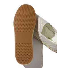 通気性抜群なパンチングシューズ