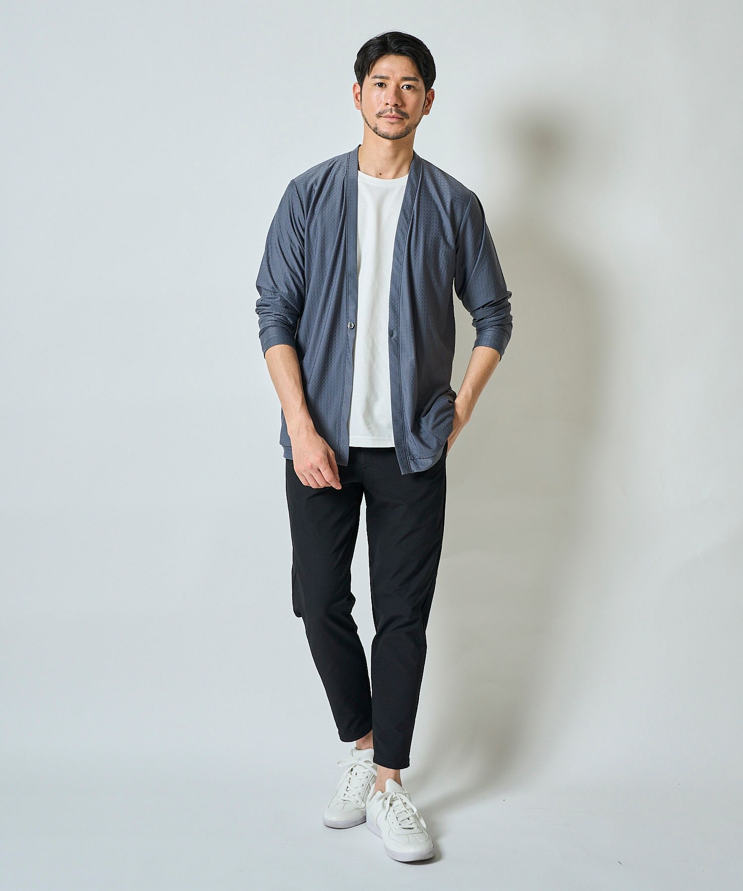 ナイロンストレッチテーパード９分丈パンツ