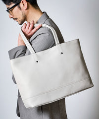 【TETE HOMME × SOLATINA】カウレザートートバッグ