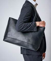 【TETE HOMME × SOLATINA】カウレザートートバッグ