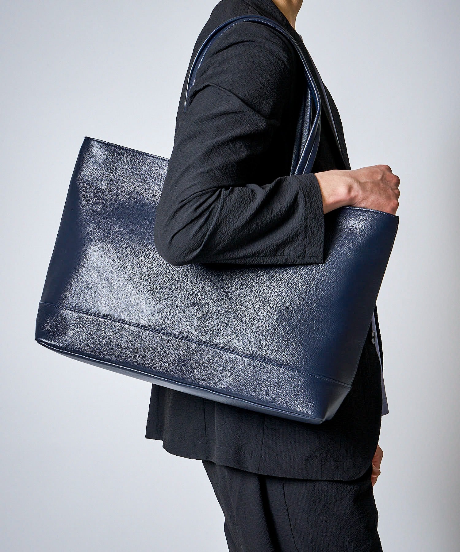 【TETE HOMME × SOLATINA】カウレザートートバッグ