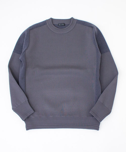 チャコールグレー